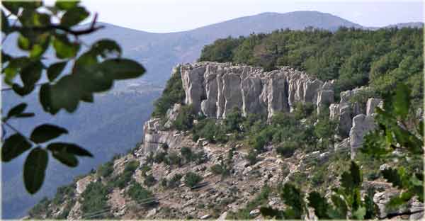 Rompon les falaises